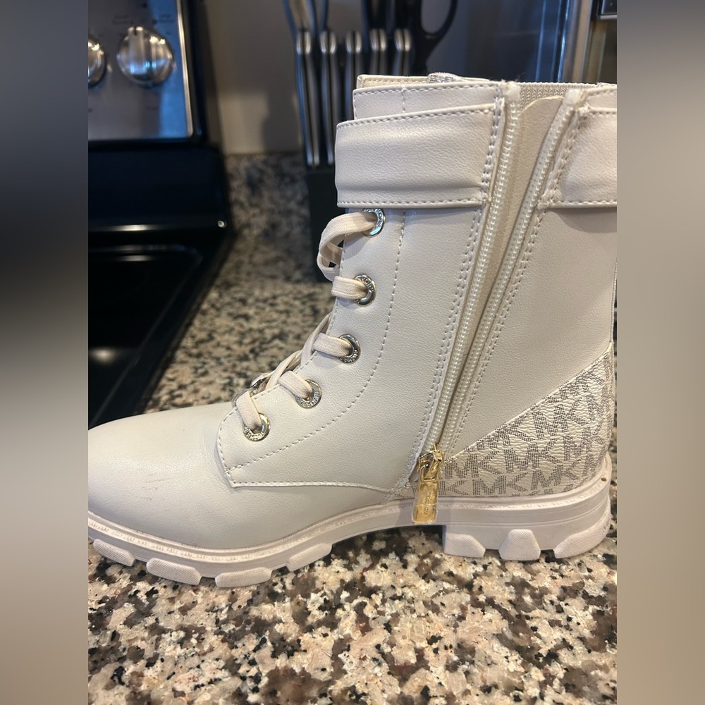 Size 5 michael kors boots